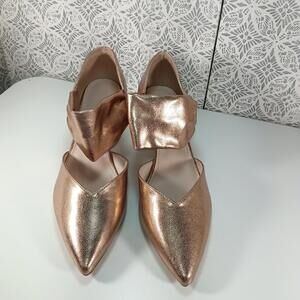 ZBY Brand Women's dress shoe Coppery Gold Color W/Soft Strap  Kitten Heel Sz 10